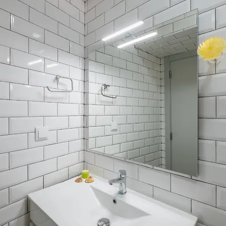 Townhouse Aqua-maris - Moradia Com Bbq E Rooftop Em Semesterbostad *