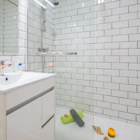 Semesterbostad Townhouse Aqua-maris - Moradia Com Bbq E Rooftop Em